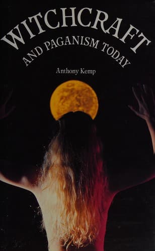 Portada de Witchcraft and Paganism Today