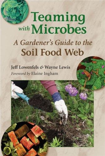 Portada de Teaming with microbes