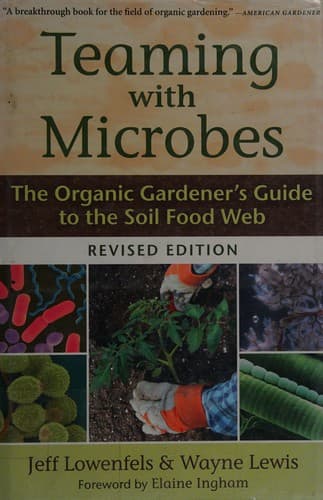 Portada de Teaming with microbes