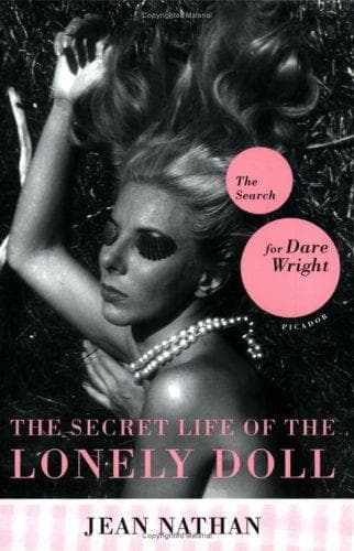 Portada de The Secret Life of the Lonely Doll
