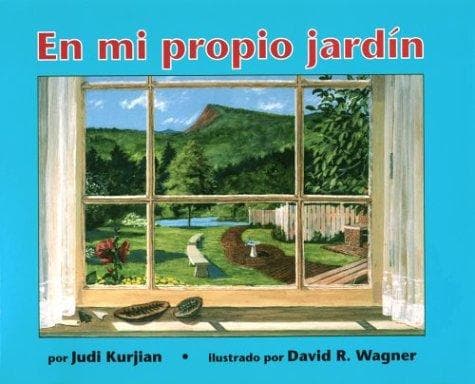 Portada de En Mi Propio Jardin / in My Own Backyard (Spanish Books)