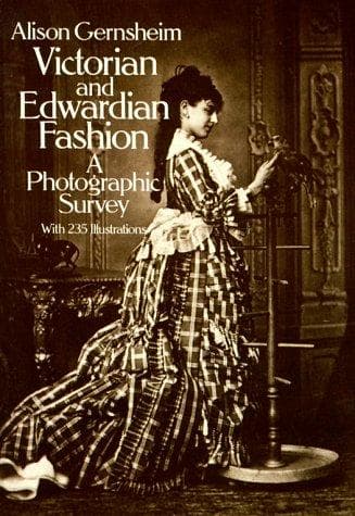 Portada de Victorian and Edwardian Fashion