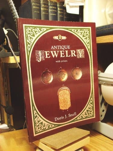 Portada de Antique jewelry